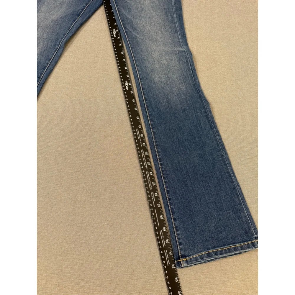 American Rag mid-rise bootcut jeans in a dark wash Size 1